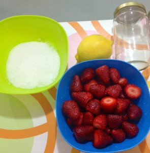 phooi-strawberry jam