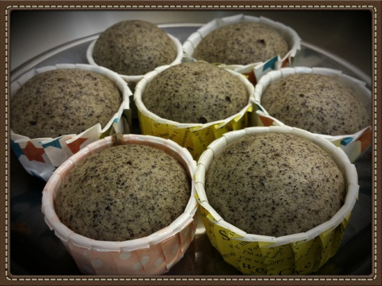 Steam Black Sesame Cup Cakes